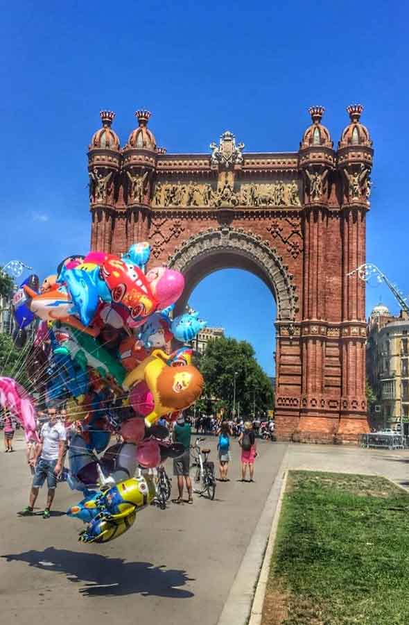 Arco de Triunfo by Gratis in Barcelona