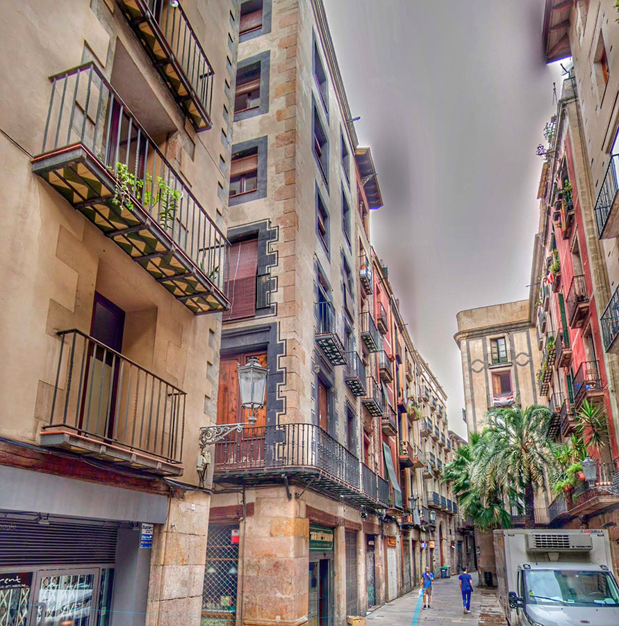 Calle Montcada by Gratis in Barcelona