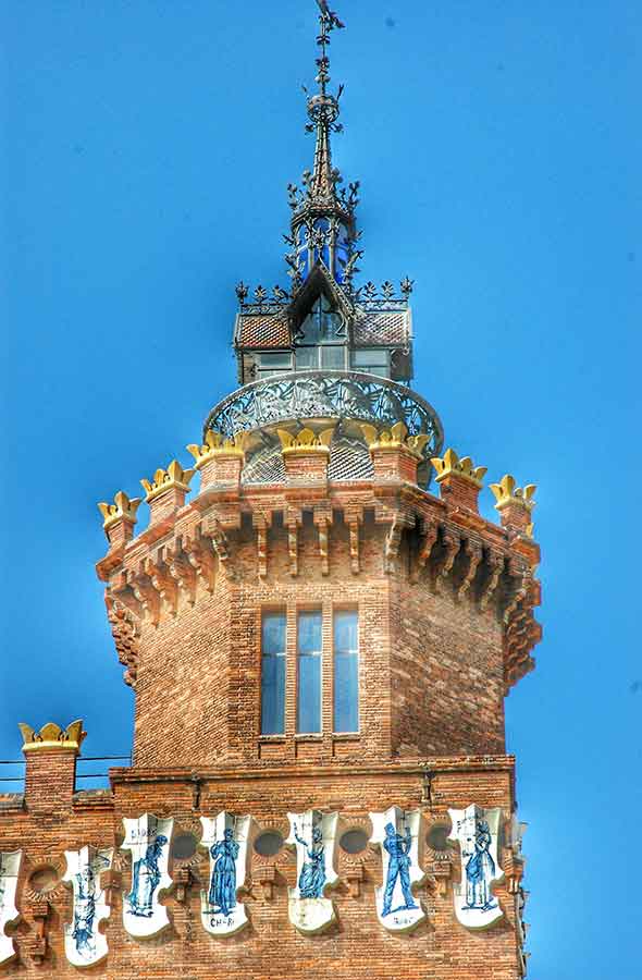 Castillo de los Tres Dragones by Gratis in Barcelona