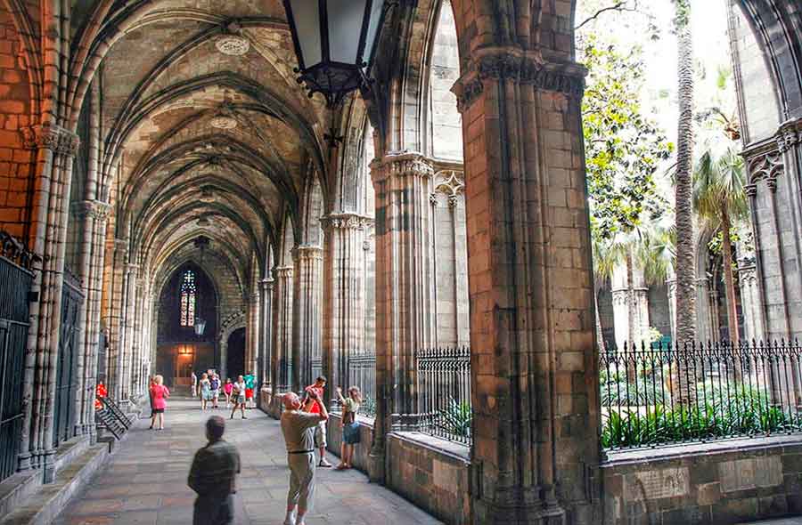 Claustro de la Catedral de Barcelona by Gratis in Barcelona