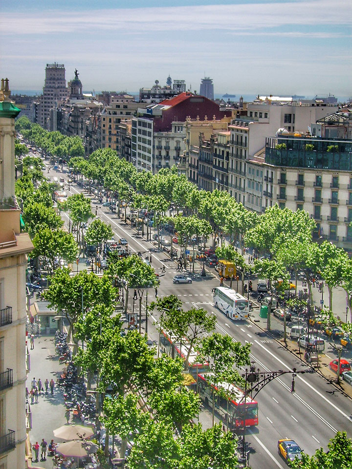 Paseo de Grcia by Gratis in Barcelona