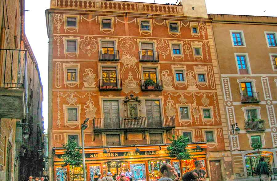 Plaza del Pi by Gratis in Barcelona