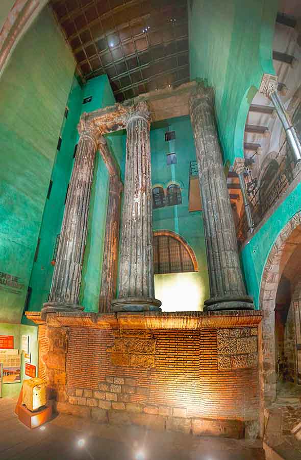 Templo Romano de Augustus by Gratis in Barcelona