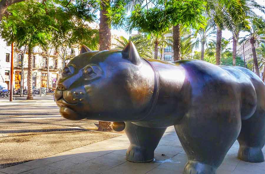 Botero's Cat Sculpture by Gratis in Barcelona