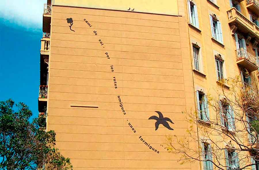 Friendly Ants Facade by Gratis in Barcelona