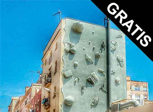 Objetcs Wall by Gratis in Barcelona
