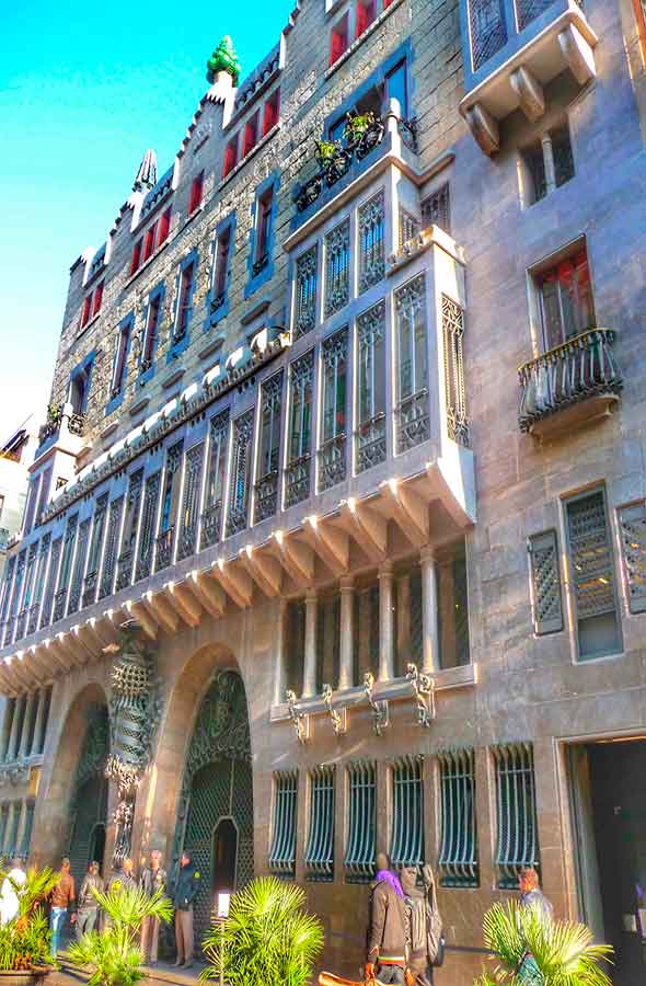 Palau Güell by Gratis in Barcelona