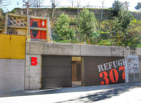 Air Shelter 307 by Gratis in Barcelona